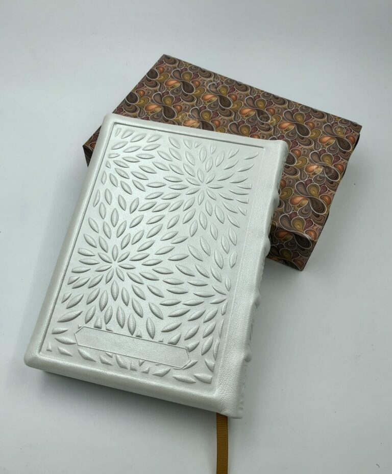 Leather binding model עלים קטן